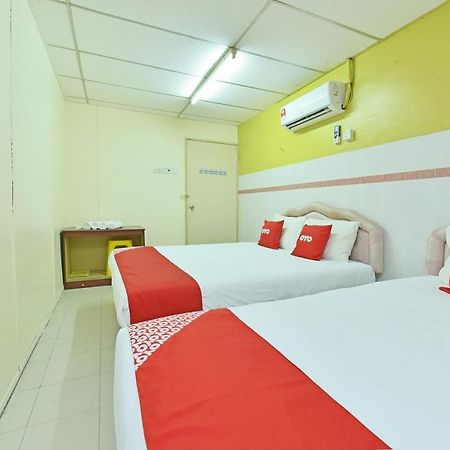 SPOT ON 90472 Hotel Heritage Malacca Buitenkant foto